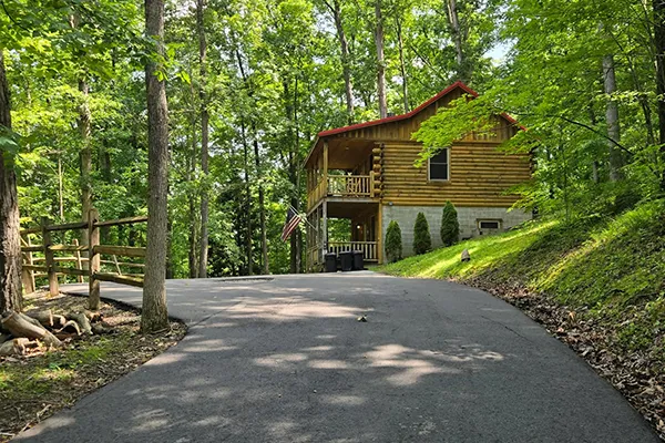 Little Pine Cabin cabin from drive